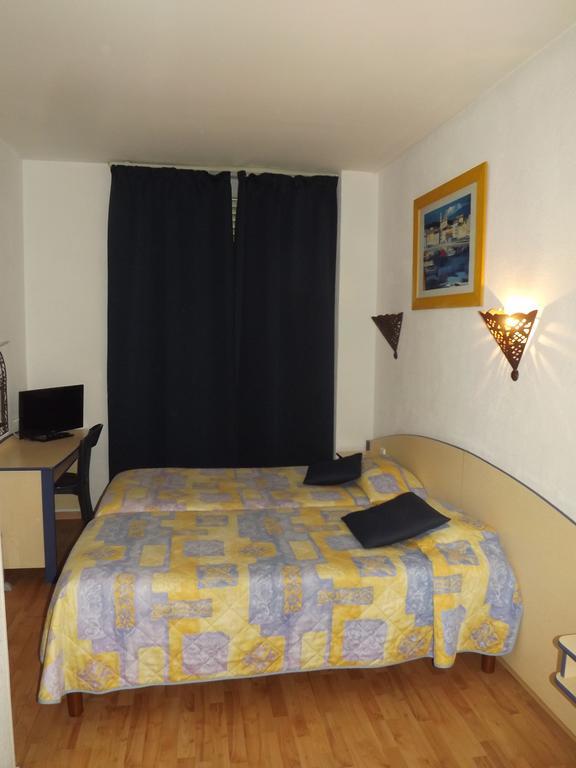 בסטיה Hotel Univers מראה חיצוני תמונה